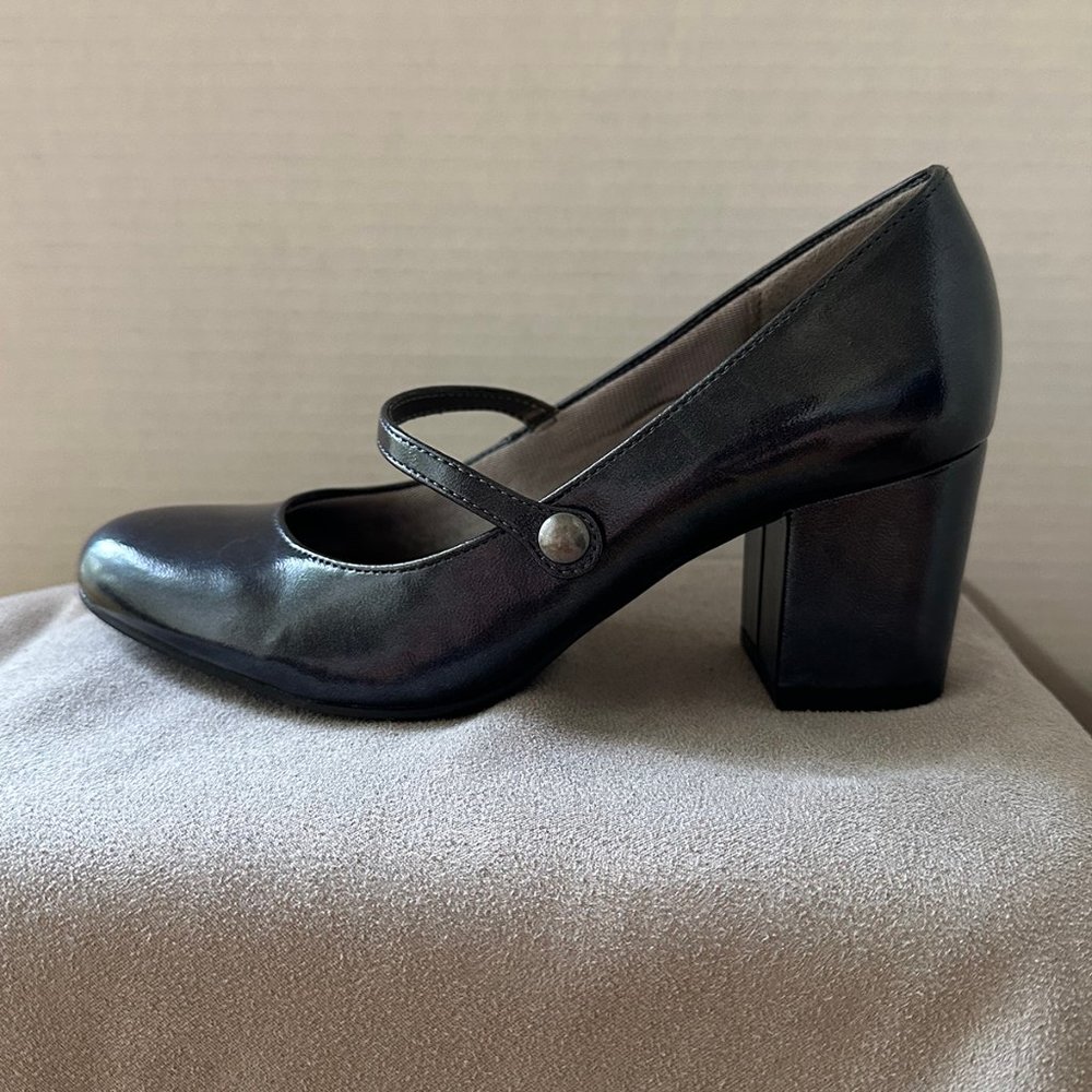 Lifestride Parigi Mary Jane with block heels, navy size 5